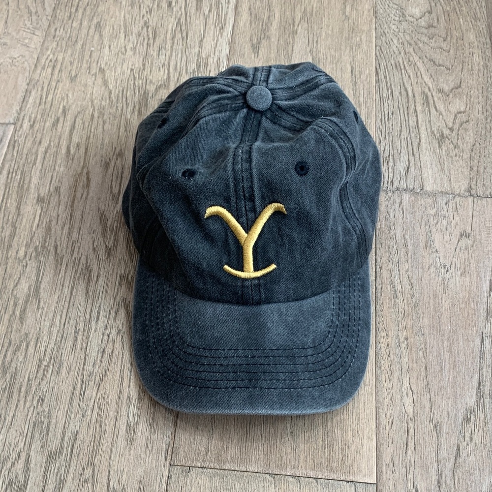 Yellowstone Baseball Cap Embroidered Logo Adjustable Strap Gray 100% Cotton